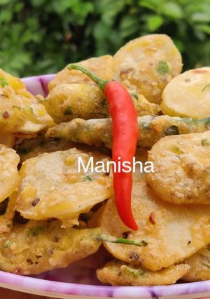 A picture of Moong Dal Potato Fritters (Pakore).