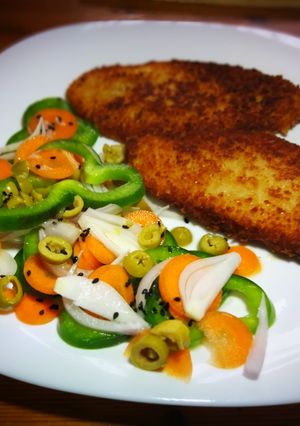 Una foto de Filete de pechuga de pavo rebozadas con crudites