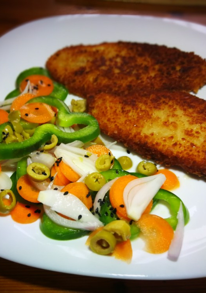 Una foto de Filete de pechuga de pavo rebozadas con crudites