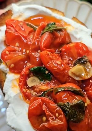 Foto de Bruschetta com Tomate Assado e Ervas