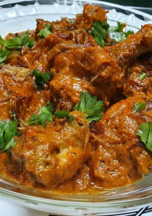 A picture of Brown Onion Chicken Curry.