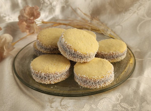 Una foto de ✨⭐ Alfajores de Maizena®, receta original ⭐✨