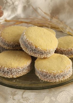 Una foto de ✨⭐ Alfajores de Maizena ®, receta original ⭐✨