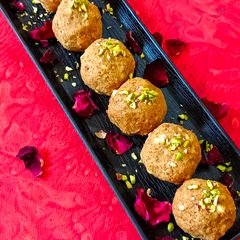 A picture of Soybean flour laddu.