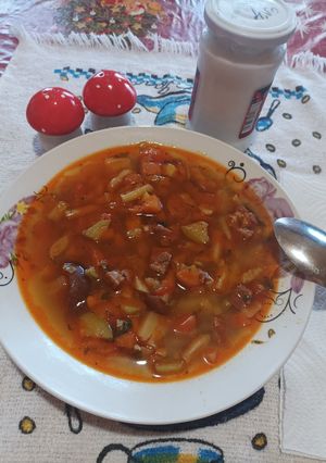 O poză a rețetei Ciorbă de fasole verde cu jambon de casă și smântână.