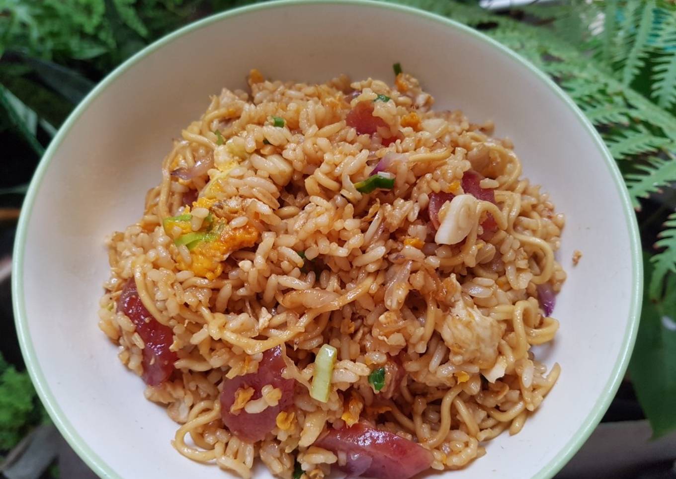 221. Nasi Goreng campur Mie