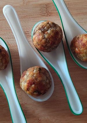 साबुदाणा अप्पे (sabudana appe recipe in marathi) रेसिपी चे मुख्य फोटो