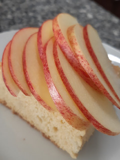 Una foto de Torta húmeda con manzana o cualquier otra fruta
