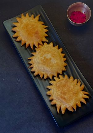 A picture of Baked Padma Luchi.