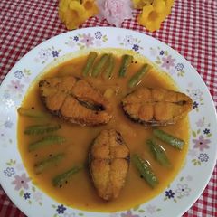 A picture of Katla Fish with Ridge Gourd.