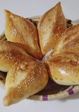 Une photo de Petits pains briochés aux sésames 🌾