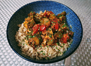 Hentes tokány pulykamellből, kaliforniai paprikával 🌶🫑🥒🐤 recept fotója