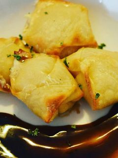 A picture of Crab Rangoon 🦀.