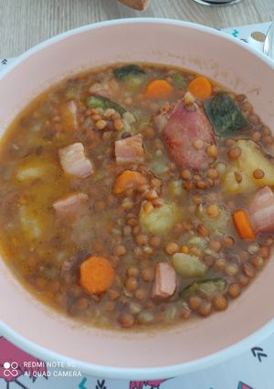 Una foto de Lentejas de bote con verdura y chorizo, morcilla y patata