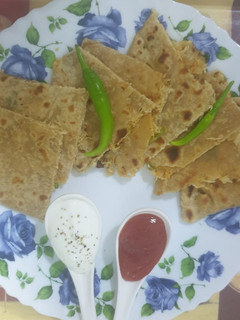 मूली के पराठे(Mooli ke paratha recipe in Hindi) रेसिपी मुख्य फोटो
