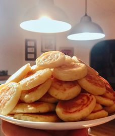 bánh từ bột nở, bột mì, trứng