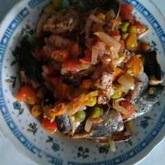 A picture of Tumis Ikan Pindang (ikan keranjang).