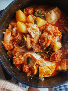 Foto resep Sogogi-jjigae (Korean Beef Stew)