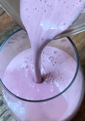 Une photo de 🍒Milkshake cerises 🍒betterave🫚