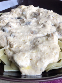 Foto principal de Fetuccini de espinacas con salsa de queso y champiñones