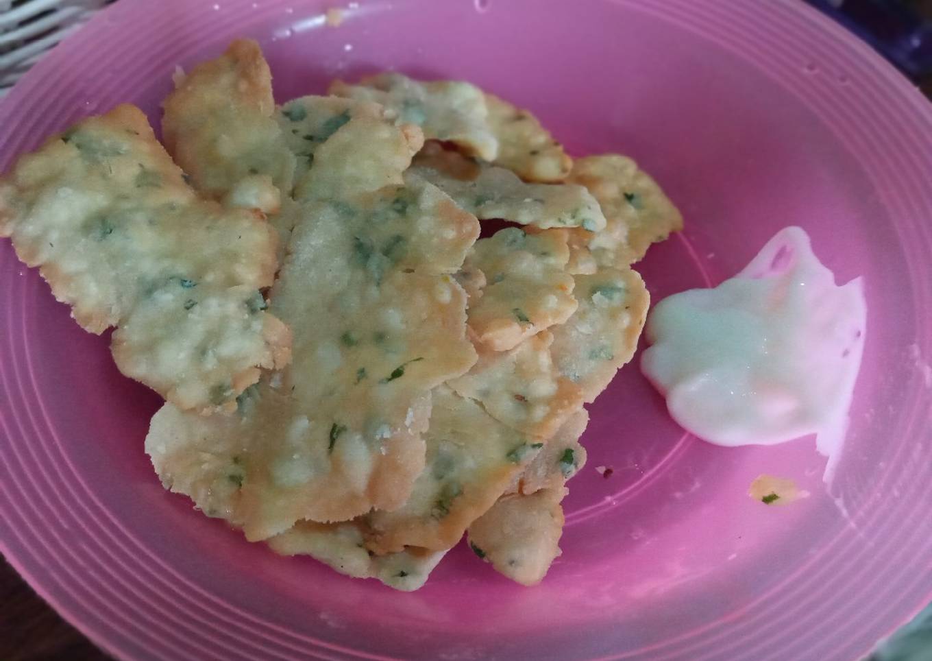 Kue kering rasa bawang