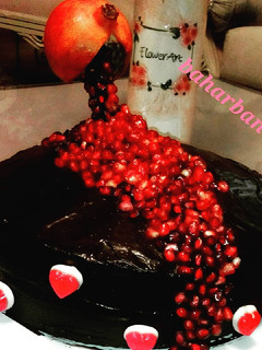عکسی از دستور کیک انار ضد جاذبه