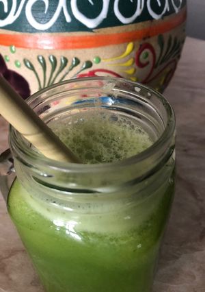 Una foto de Agua fresca de pepino con menta