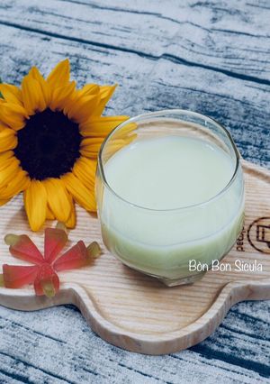 Hình của món Sữa Hạt Sen Lá Dứa.