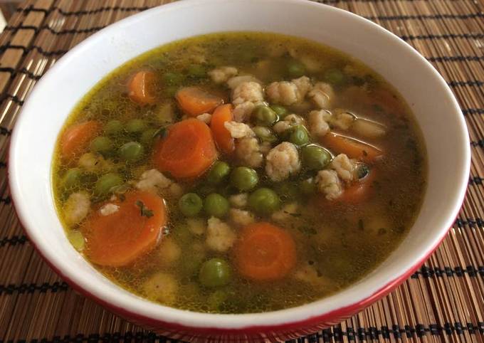 Zöldborsó leves, teljes kiőrlésű tönkölybúza - vaj galuskával recept foto