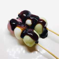 Una foto de 🇯🇵 Dango (Postre Japonés) 🇯🇵