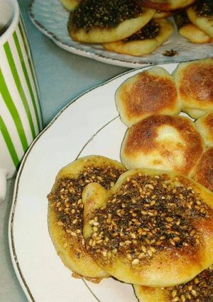 صورة لوصفة ميني مناقيش زعتر وخلية نحل 🌸