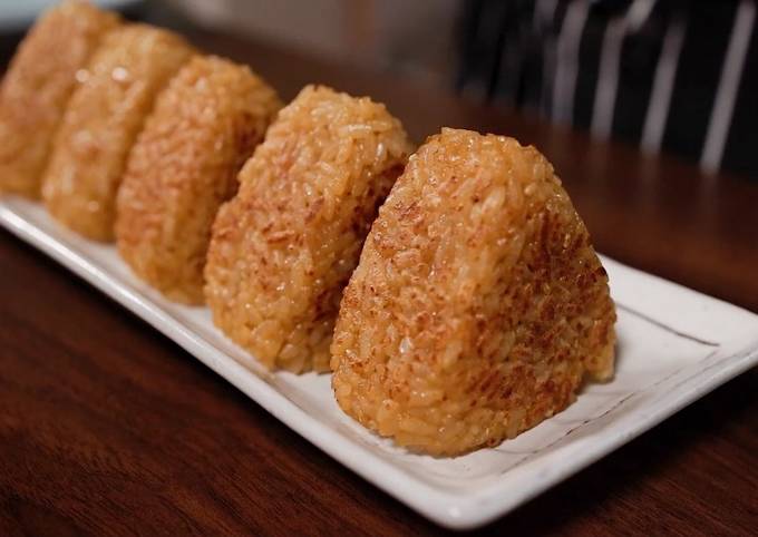 How to Make Yaki Onigiri (Grilled Rice Ball) | Yummy Recipe 🍘