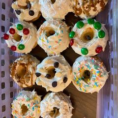 A picture of Cake mix donuts.