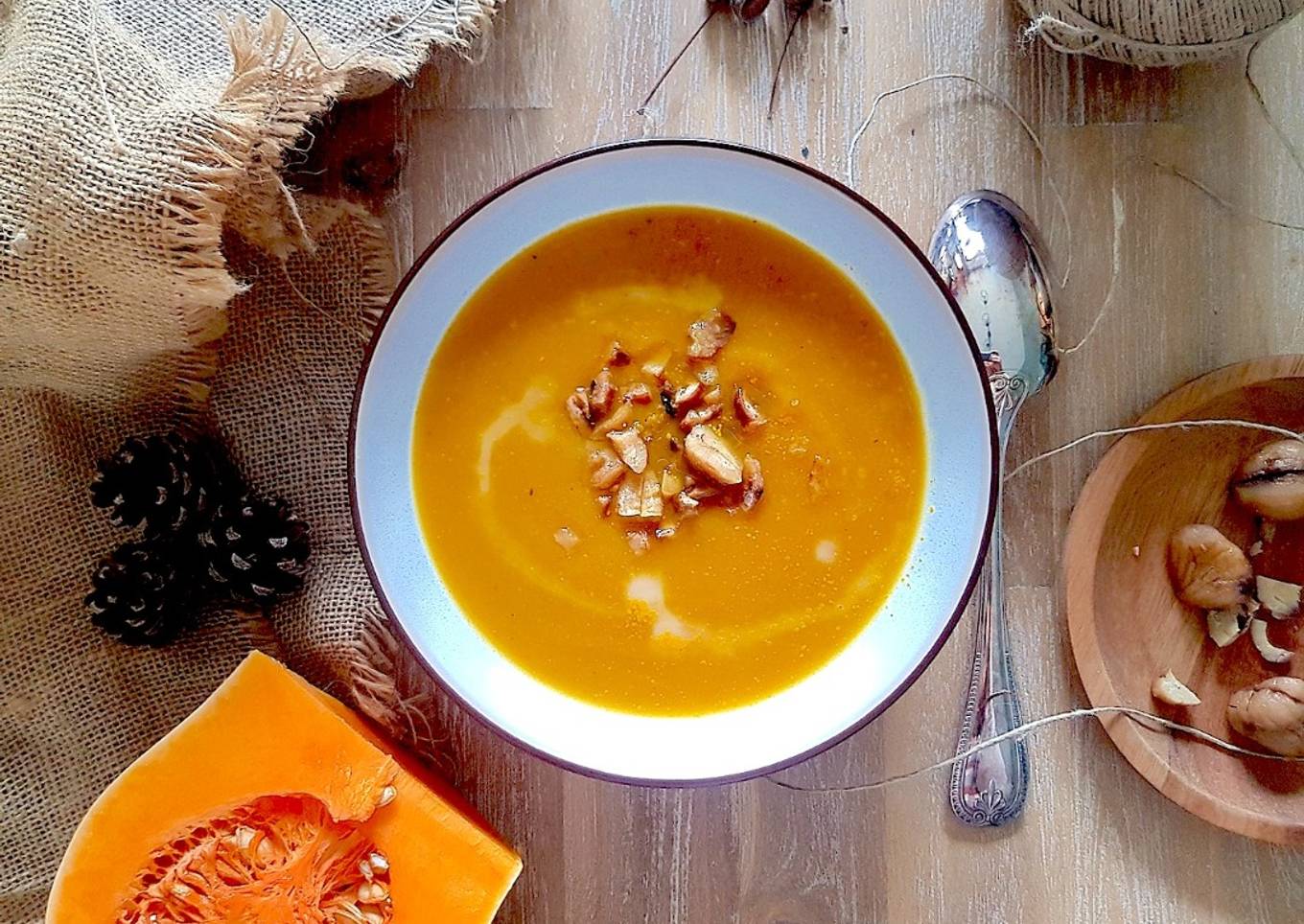 VeloutÃ© de butternut et chÃ¢taignes rÃ´ties