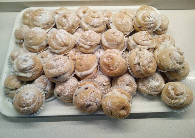 Biscotti di San Martino con ripieno di crema di ricotta