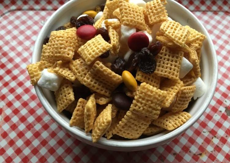 Easy Trail Mix