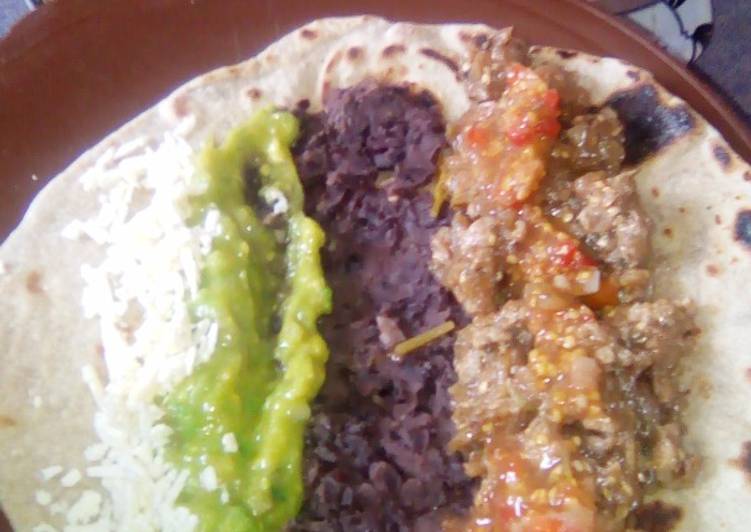 Burritos de cerdo con berenjena al curry