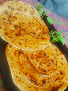પડ વાળી રોટલી (Pad Vali Rotli Recipe In Gujarati) રેસીપી મુખ્ય ફોટો