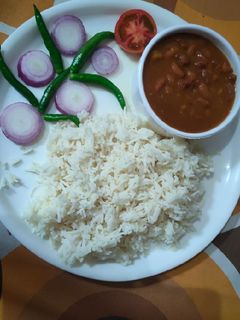 राजमा मसाला(Rajma masala recipe in Hindi) रेसिपी मुख्य फोटो