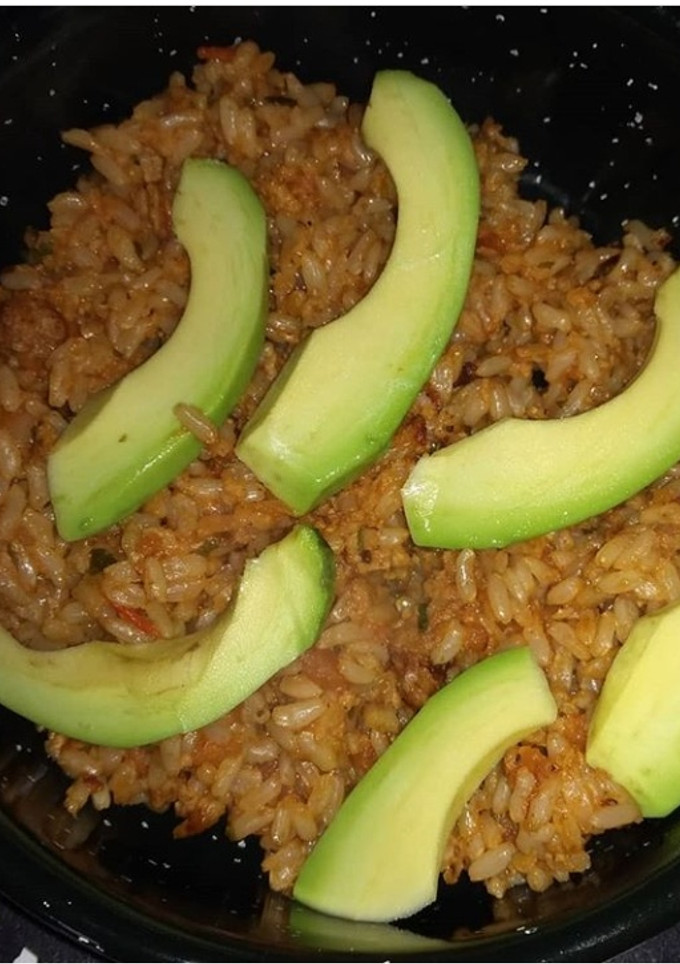 Una foto de Arroz con aguacate 🥑🥘