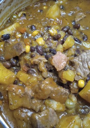 Una foto de Legumbres! Cazuela con porotos negros!!!