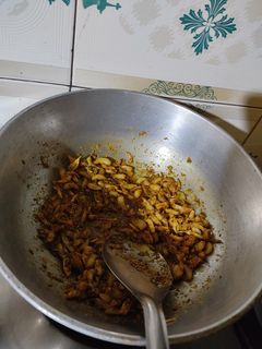लहसुन का स्वादिष्ट अचार (lehsun ka swadist achar recipe in Hindi) रेसिपी मुख्य फोटो