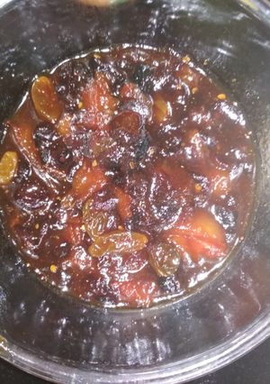 A picture of Tomato dates chutney.