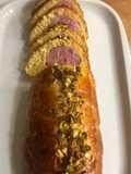 Saucisson brioché à la pistache