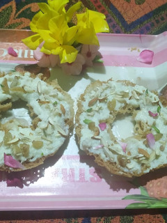 मिनी घेवर (Mini ghevar recipe in Hindi) रेसिपी मुख्य फोटो