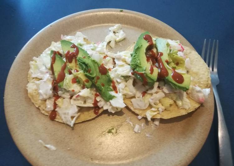 Tostadas de surimi y aguacate