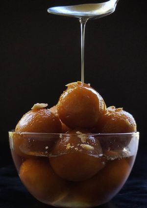 A picture of Bread Gulab Jamun.