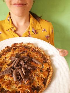 Una foto de Torta de coco y dulce de leche