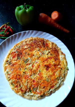 চীজি ক্যারট ওমলেট (Cheesy Carrot Omelette recipe in Bengali) রেসিপির প্রধান ছবি