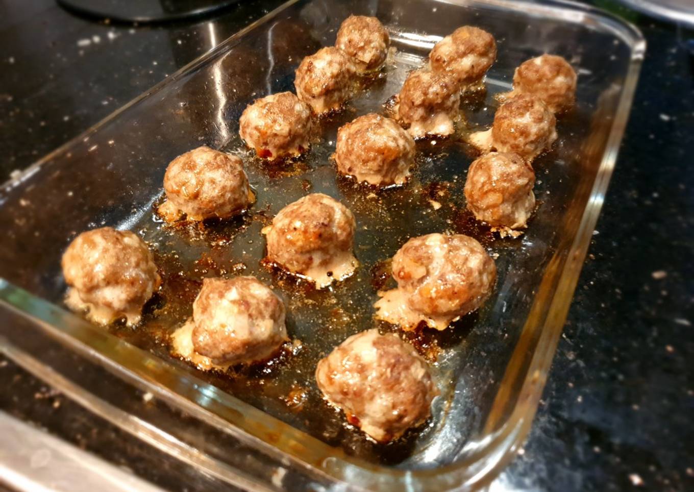 Beef meatballs & marinara sauce